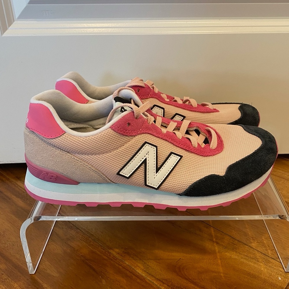 New Balance 515v3 Women’s Pink and Black Sneakers Size 10 - Picture 2 of 7
